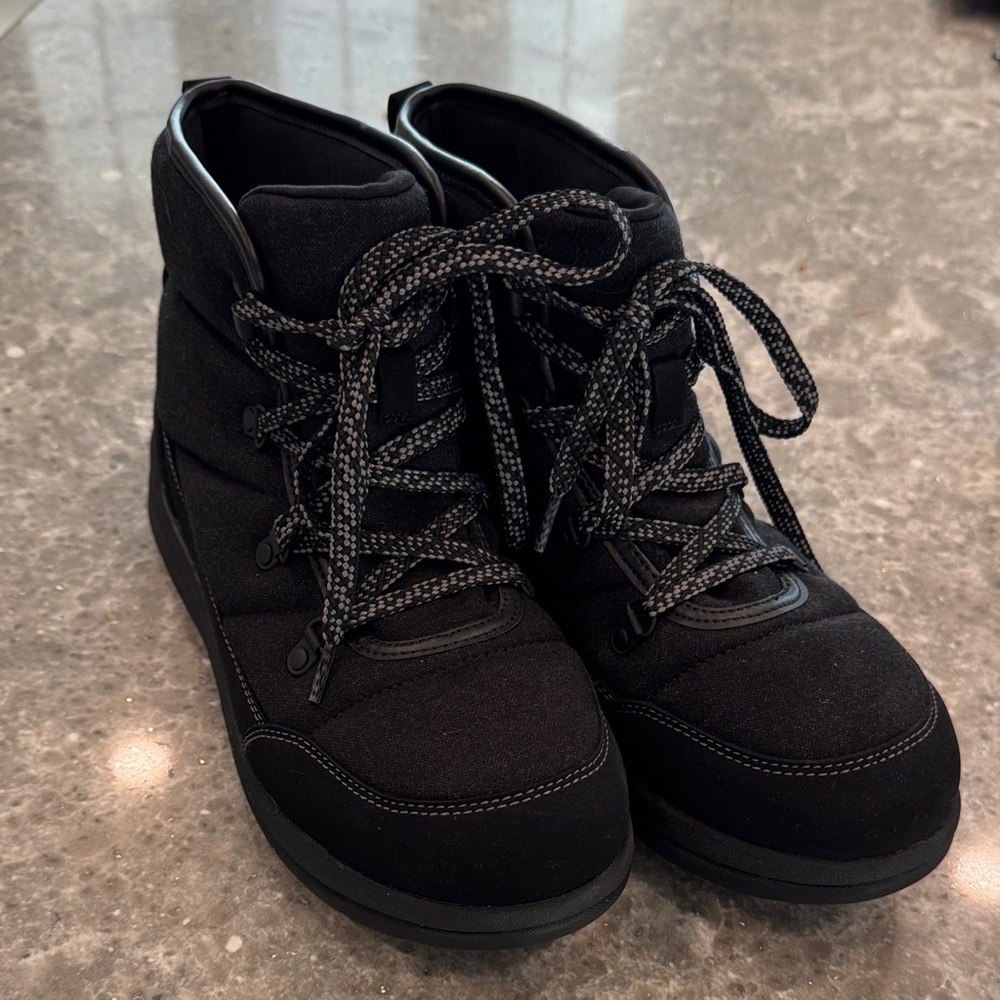 Clark’s CloudSteppers Black Cabrini Cove Women's Lace-Up Boots